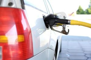 Ein Auto tanken